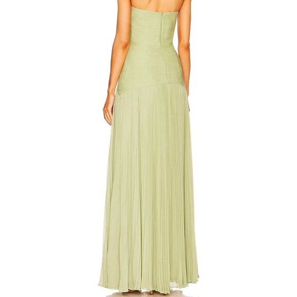Elegant Green Strapless Dress - Picture 3 of 9